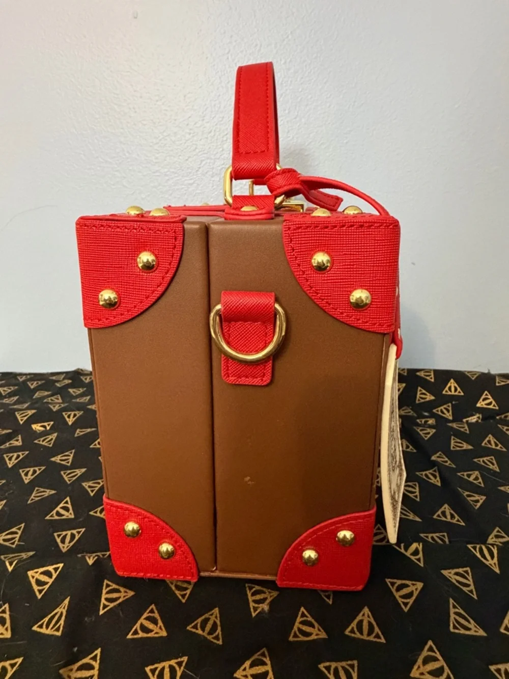 Loungefly Harry Potter Hogwarts Express Luggage Trunk Crossbody Bag - Picture 4 of 5